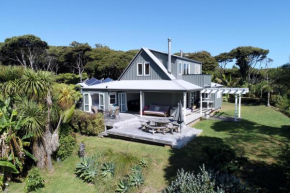Frosty's Retreat - Great Barrier Island Holiday Home Great Barrier Island